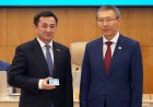 Құрылтай депутаттарына мандат пен төсбелгі тапсырылды
