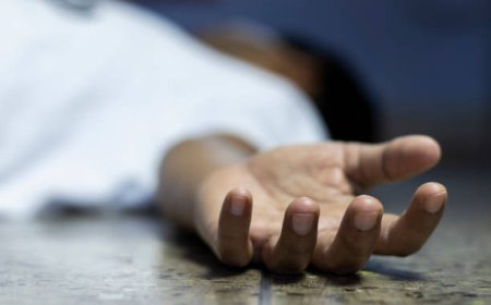 Атырауда 3 жасар қыз анасының мәйіті жанында бір жарым тәулік жалғыз болған