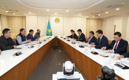 Түркістан: «Дарбаза – Мақтаарал» теміржол желісінің құрылысы барысындағы мәселелер мен жоспарлар пысықталды