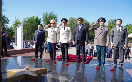 Түркістанда Отан қорғаушылар күні мен Жеңіс күні кең көлемде аталып өтті