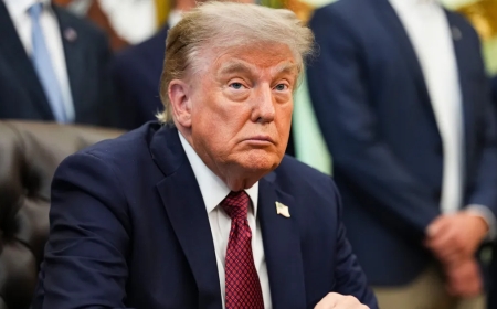 Трамп Түркиядағы НАТО саммитінен кейін қастандық жасалатынынан қауіптеніп, ұшақты ауыстырған
