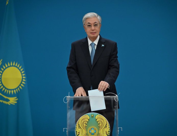 Тоқаев Қазақстан Құрылтайы депутаттарының сайлауында дауыс берді
