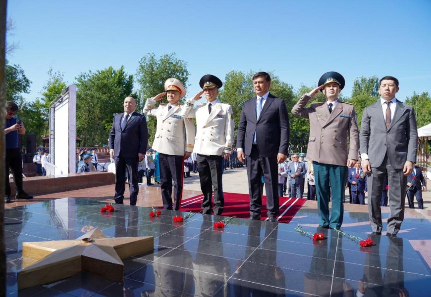 Түркістанда Отан қорғаушылар күні мен Жеңіс күні кең көлемде аталып өтті