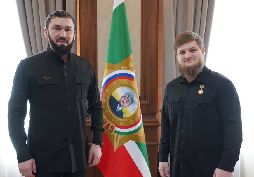 Рамзан Қадыровтың үлкен ұлына «Шешенстан Батыры» атағы берілді