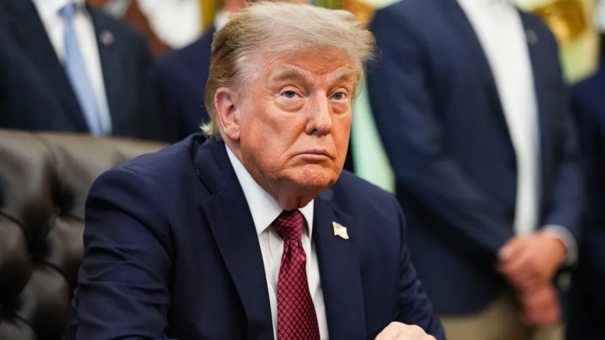 Трамп Түркиядағы НАТО саммитінен кейін қастандық жасалатынынан қауіптеніп, ұшақты ауыстырған