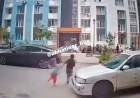 Алматы облысында тұрғын үй ауласында көлік екі баланы қағып кетті