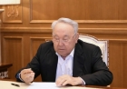 Нұрсұлтан Назарбаев қаза тапқан әскери қызметшілердің отбасына көңіл айтты