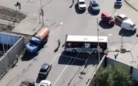 Көкшетауда автобус пен жүк көлігі соқтығысып қалды