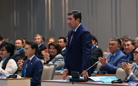 Қошанов Қазақстан Халық кеңесінің төрағасы болып сайланды