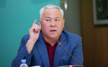 «Жалақы алмаймыз»: Мұрат Әбенов Халық Кеңесіндегі тәртіпті түсіндірді (ВИДЕО)