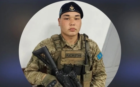 "Өмір бойы есінде қалады": Каспийдегі оқиға кезінде аман қалған сарбаз жағаға өзі жеткен
