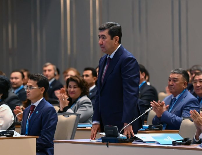 Қошанов Қазақстан Халық кеңесінің төрағасы болып сайланды