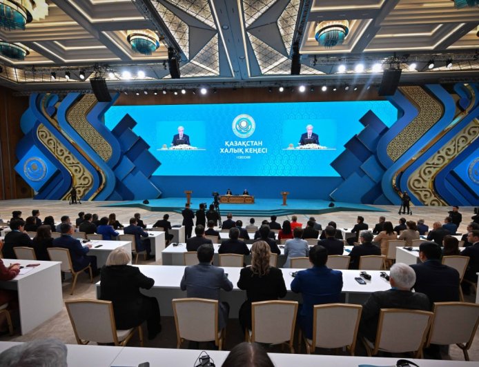 Тоқаев кадр тапшылығы байқалатын салаларды атады