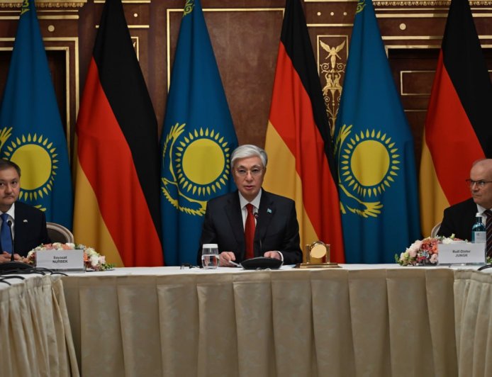 Тоқаев Германияның үздік жоғары оқу орындарының ректорларымен кездесті