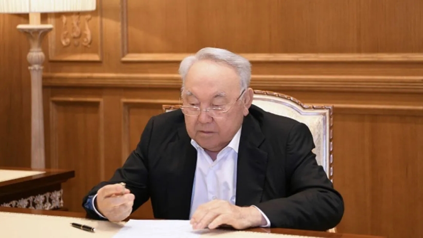 Нұрсұлтан Назарбаев қаза тапқан әскери қызметшілердің отбасына көңіл айтты