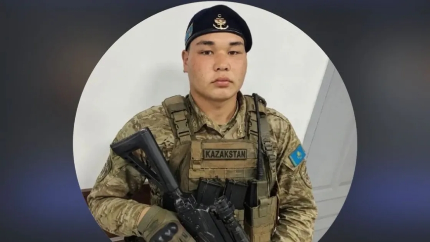 "Өмір бойы есінде қалады": Каспийдегі оқиға кезінде аман қалған сарбаз жағаға өзі жеткен