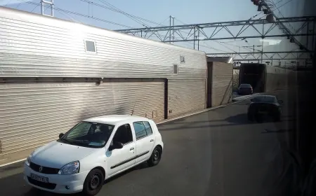 19 адам жарақаттанды: Ла-Манш тоннелінде шағын автобус пойызға соғылды
