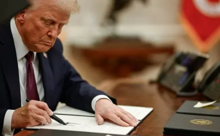 Трамп Ресейге қарсы жаңа санкцияларды уақытша тоқтатты