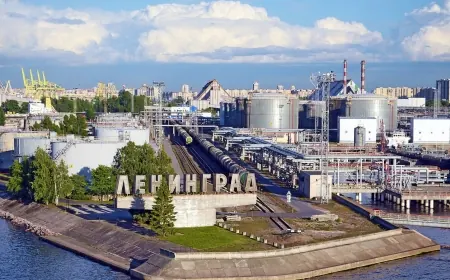 Один погиб, 15 ранены: дроны атаковали нефтяные объекты в Петербурге