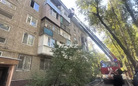 16 адам эвакуацияланды: Таразда тұрғын үйден өрт шықты