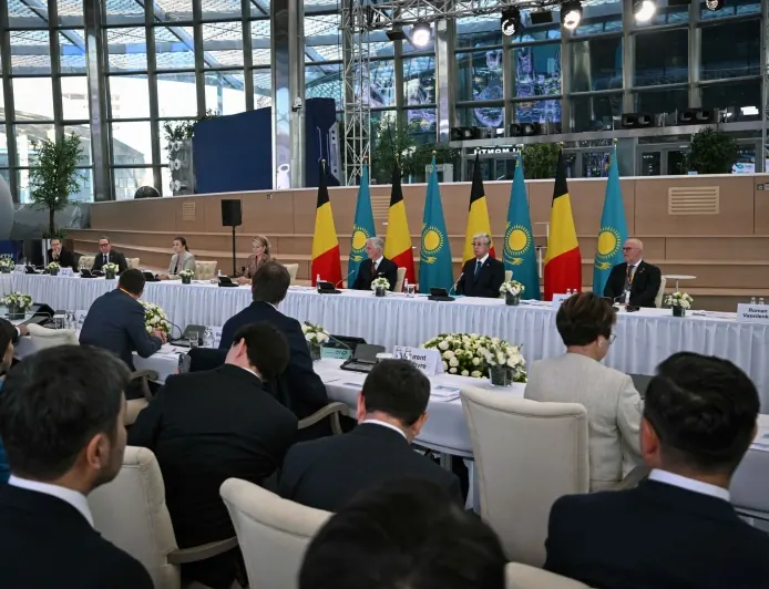 Тоқаев Қазақстанның екі портын Бельгияның ірі логистикалық орталығымен байланыстыруды ұсынды