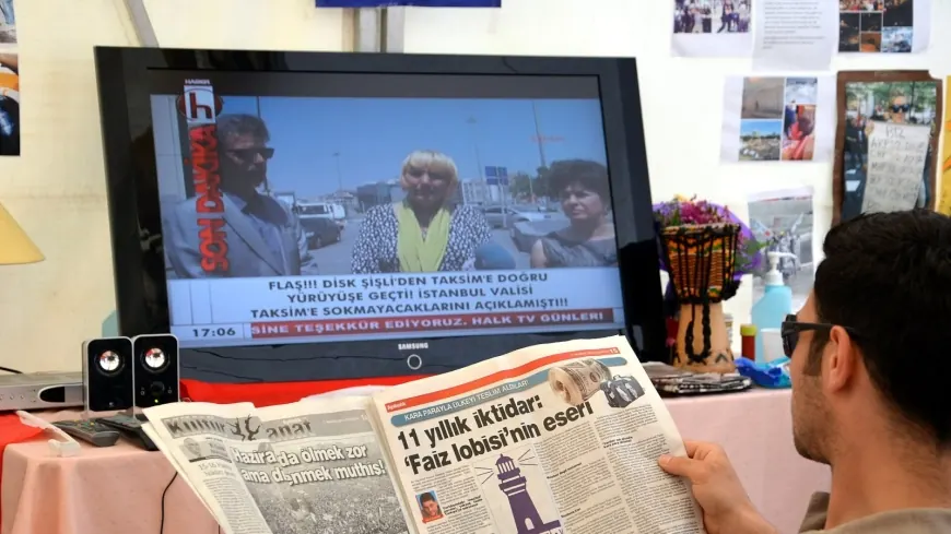 В Стамбуле полиция остановила вещание оппозиционного Halk TV, задержаны 11