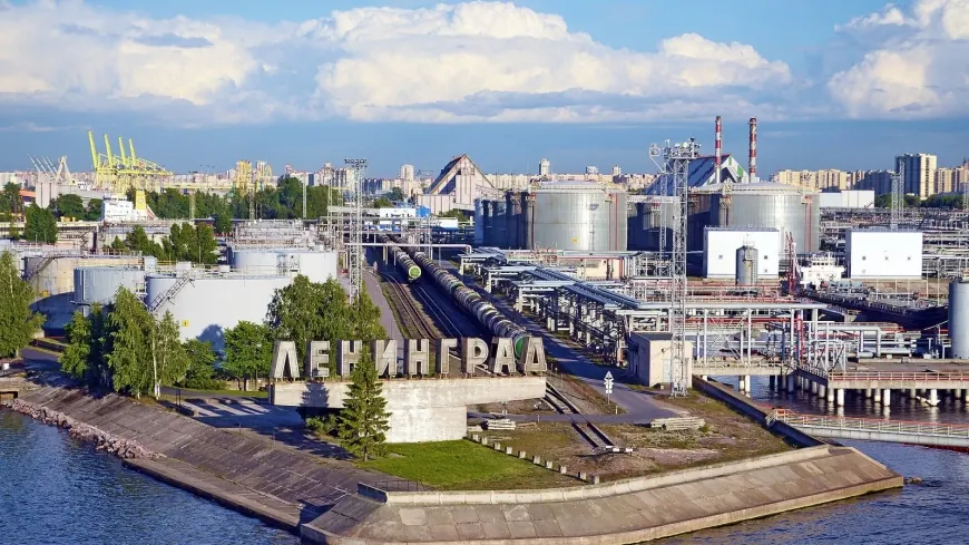 Один погиб, 15 ранены: дроны атаковали нефтяные объекты в Петербурге