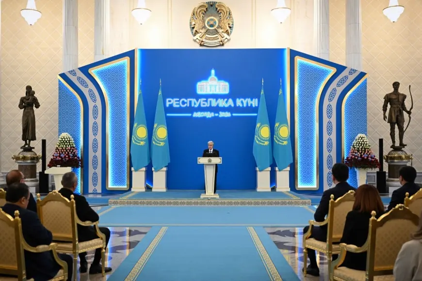 Тоқаев Республика күніне арналған салтанатты жиында сөз сөйледі